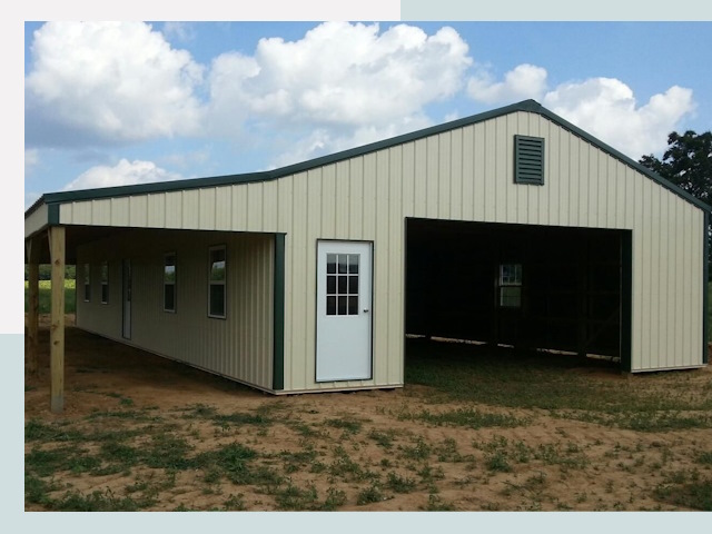 Строительство конюшен в Волжском