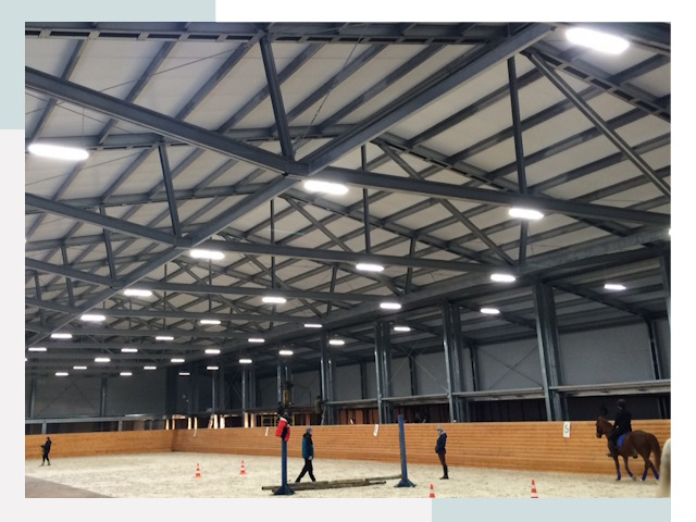 Строительство конных манежей от 608 руб в Волжский