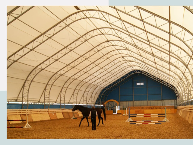 Строительство конных манежей в Волжском